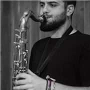 Profesor de saxofón licenciado se ofrece a impartir clases online de lenguaje musical y saxofón